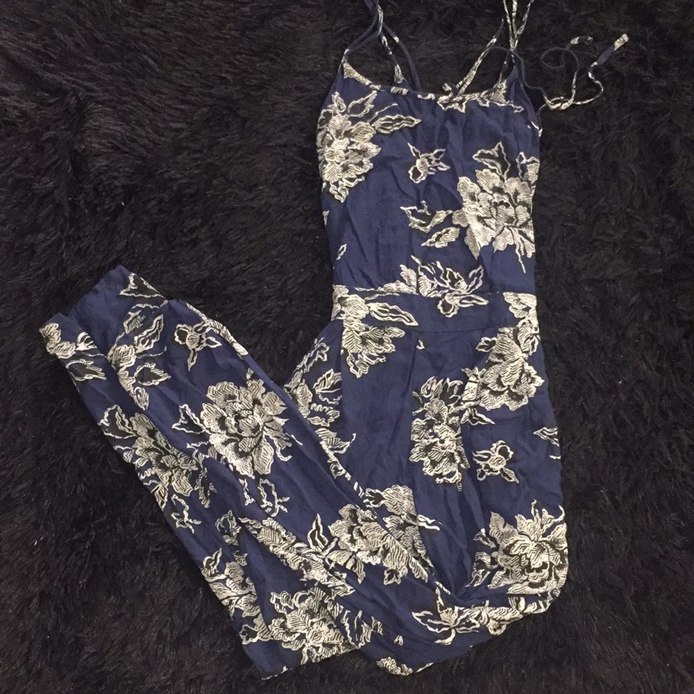 SM. Abercrombie jumper - Picture 2 of 3